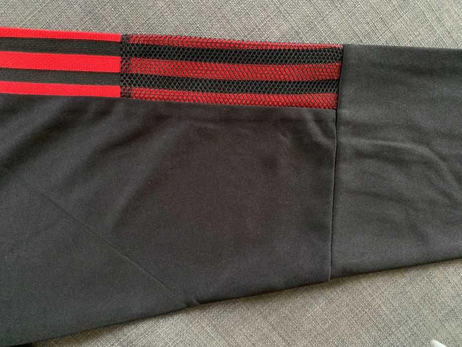 Camisola preta de treino / aquecimento Manchester United 2021, 2022