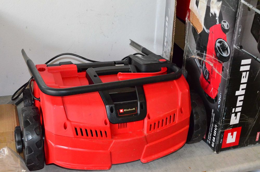 Wertykulator  spulchniacz Einhell 31 cm 1200 W GC-SA 1231/1