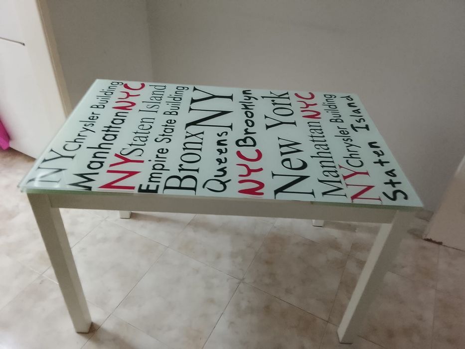 Sofá com chaise longue + mesa de cozinha