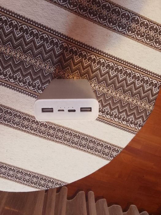 Повер банк  ml 20000 робочій.