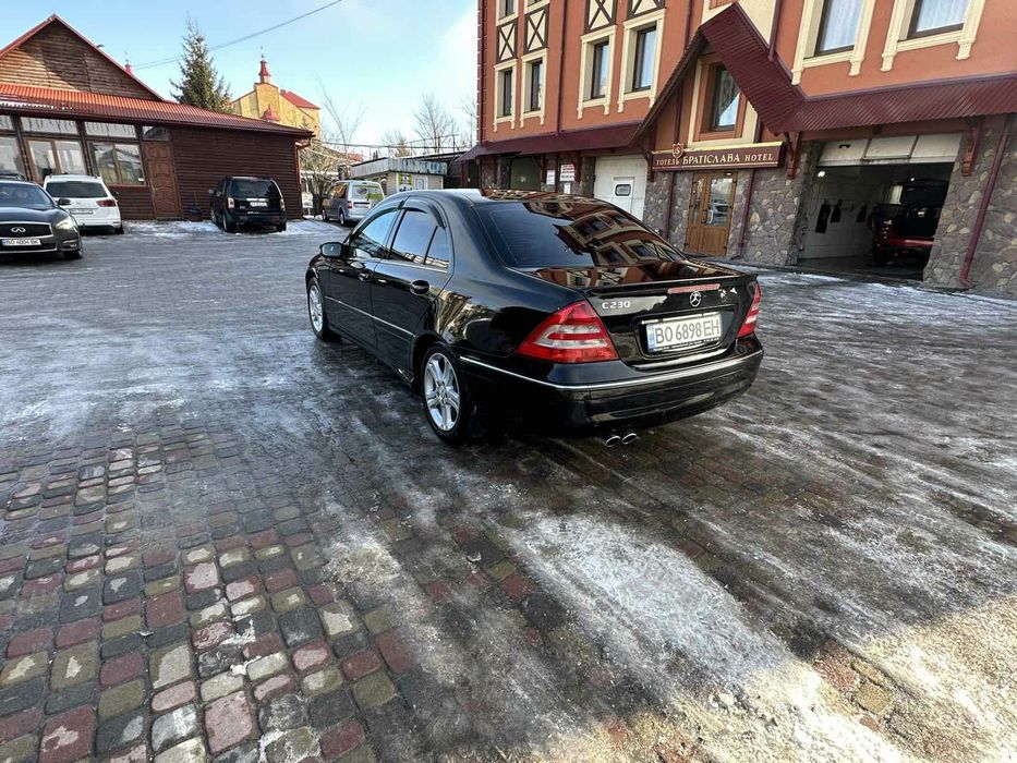 Mersedes-Benz C230