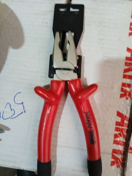 Диэлектрические кусачки и плоскогубцы (1000V)