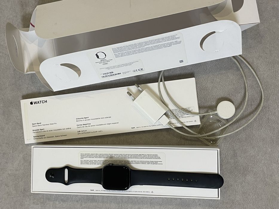 Apple watch series 5, 44 мм , Spase gray.