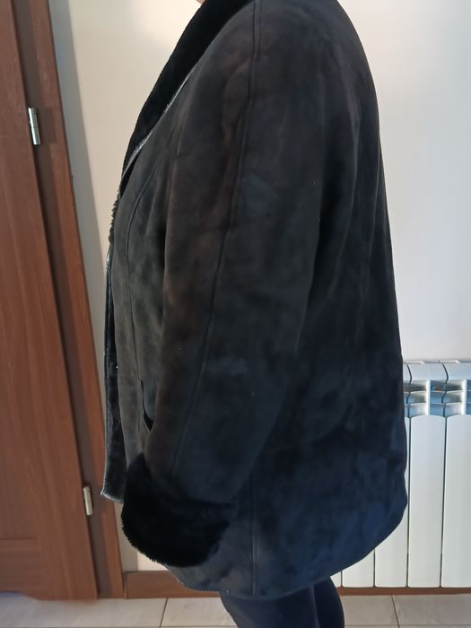 Czarny damski kożuch r. 48 firmy Gory w dobrym stanie.