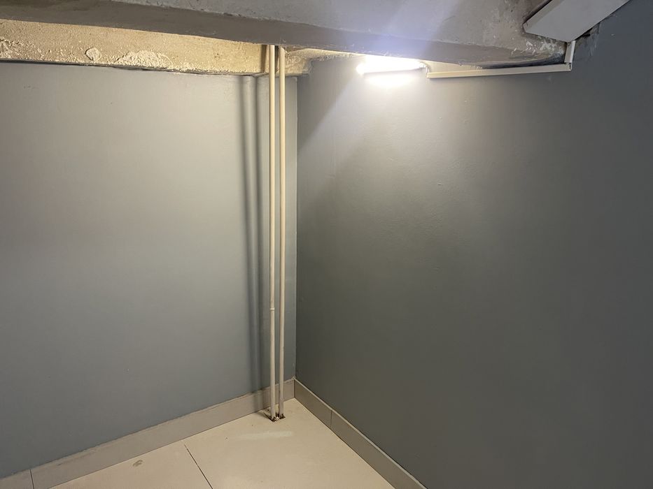 Под маникюр,визаж,мастерскую