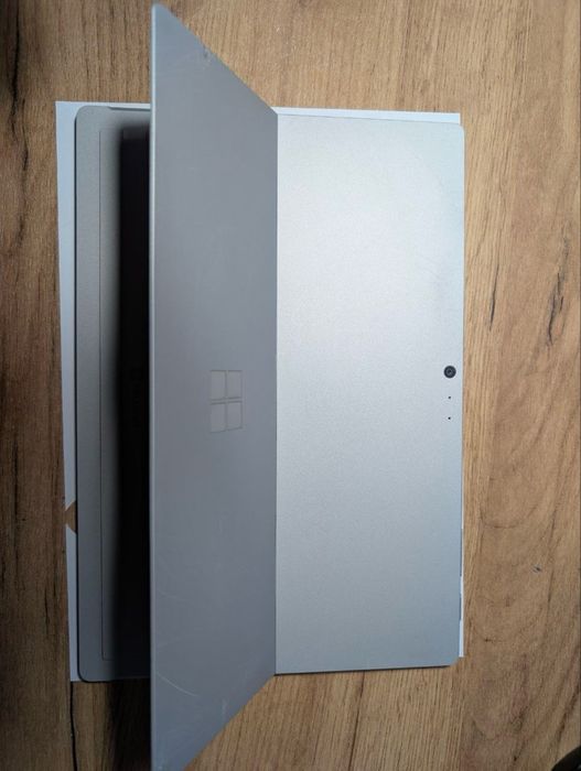 Microsoft surface pro 5 модель 1796 б/в