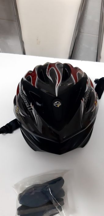 Roupa ciclismo com capacete