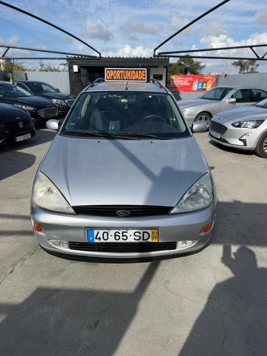 Focus  SW 1.4i muito Boa