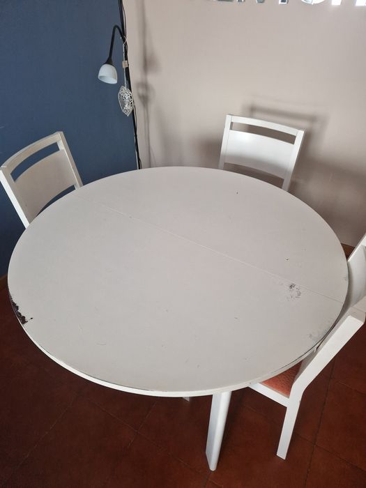 Mesa extensível 1,20/1,70 com 4 cadeiras