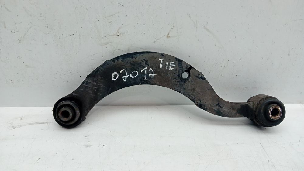 Braço de suspensão trás esquerdo TOYOTA Avensis Wagon (_T27_)