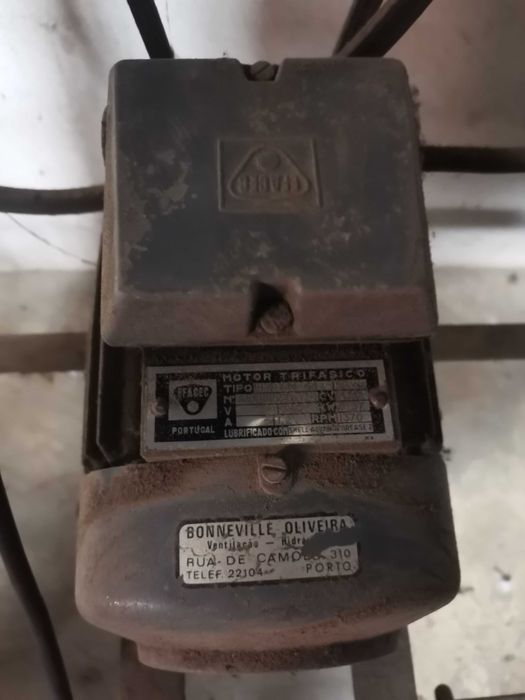 Carrinho de Puxar Fio, antigo, com motor elétrico - Ourives