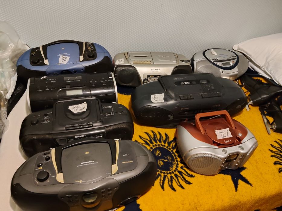 Radia magnetofony z CD 8 sztuk