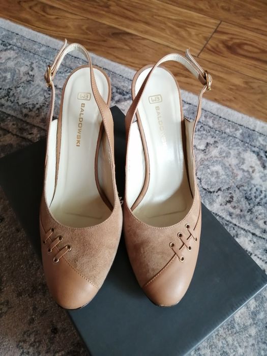 Baldowski beżowe/brzoskwiniowe 37