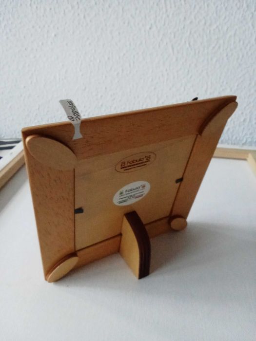 Moldura em Madeira com Aplicação em Prata NOVA