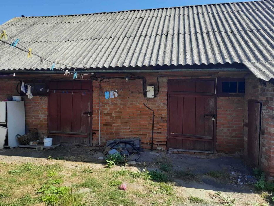 Шпилі, цегляний будинок 73 кв.м.  Поруч ліс і річка