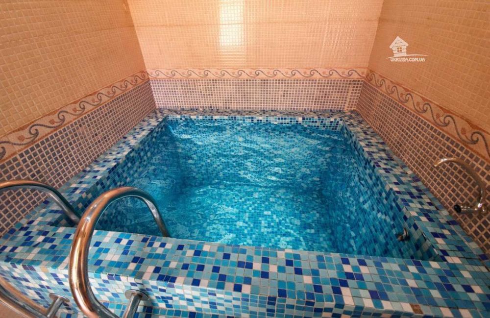 Посуточно. Баня, купель, беседка, бильярд, генератор. До 25 человек.