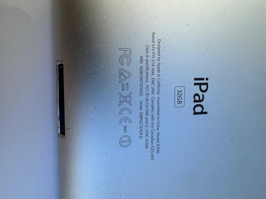 Apple iPad 2 com 32GB de armazenamento, modelo A1396 (Wi-Fi + 3G)