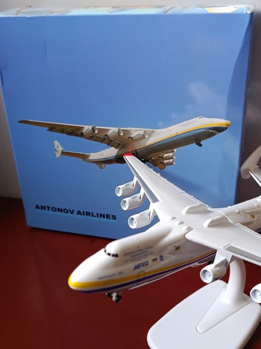 АН-225 "Мрія"модель 1-400
