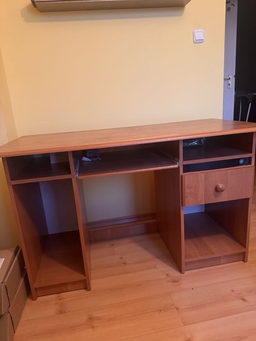 Biurko brązowe z szufladą