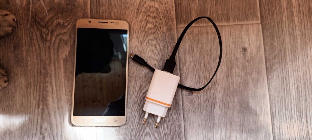 Samsung  j7 2016
