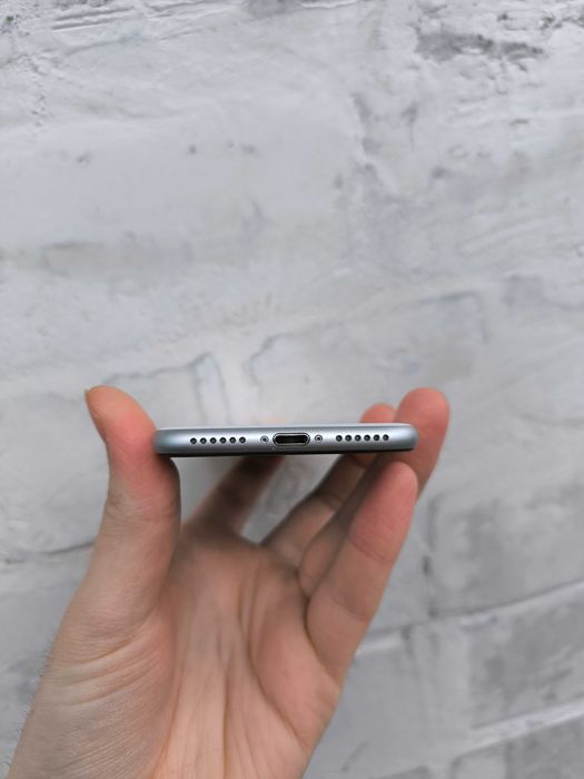 Apple iPhone SE 2020 64GB Neverlock