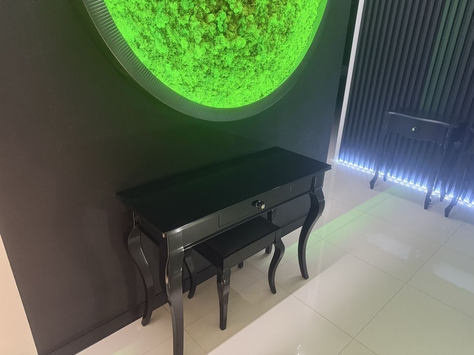 Toaletka czarny polysk styl ludwikowski