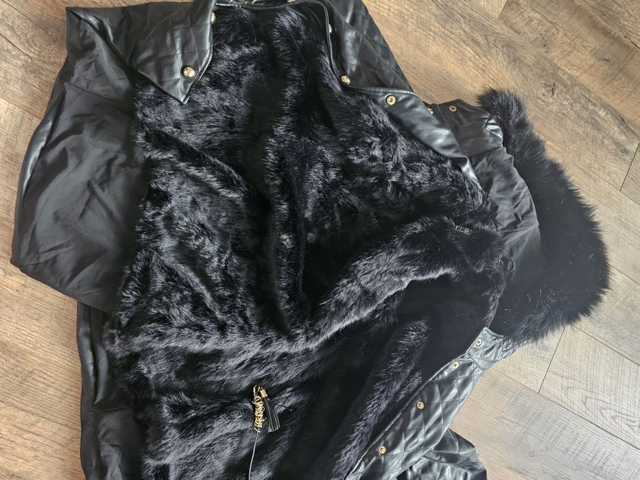 Czarna kurtka guess L/ 40 a'la skóra pikowana