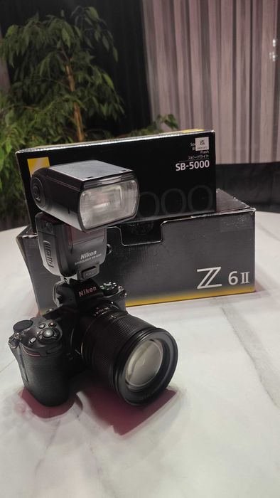 Aparat Nikon Z6II obiektyw Nikor 24-70/4 S lampa Nikon SB-5000