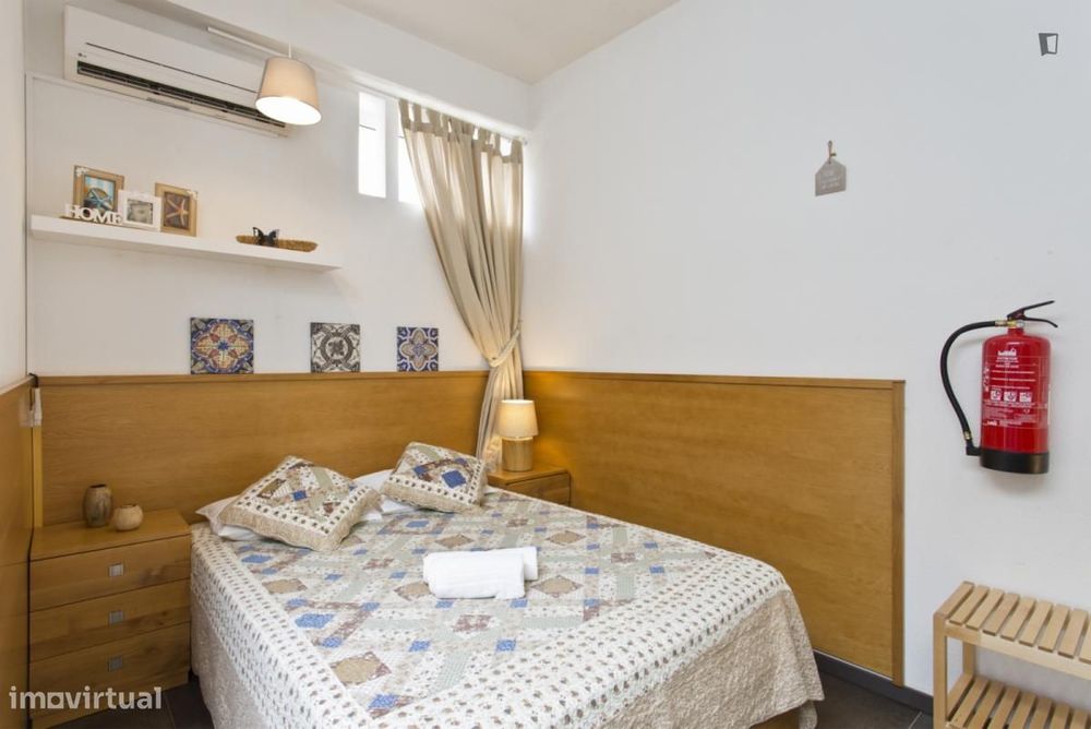Estúdio - localizado em Santo Ildefonso Porto