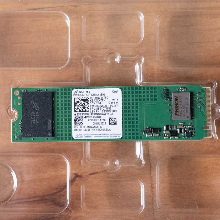 SSD NVMe Samsung / 256GB / PCIe Gen4 x4