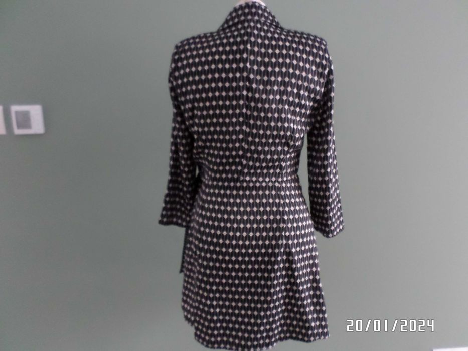 piękna sukienka-Firma-ZARA-rozmiar-S-36/38