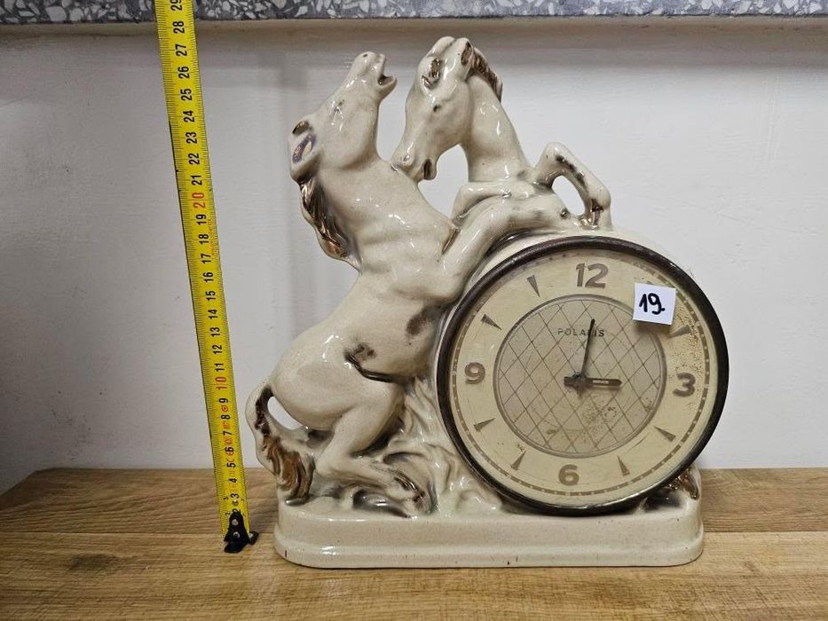 Stare zegary stojące i wiszące