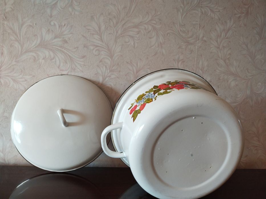 Эмалированная кастрюля на 5 л, б/у