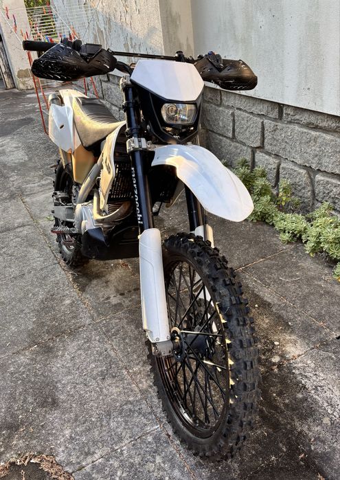 AJP PR4 2013 Enduro - Motor 240