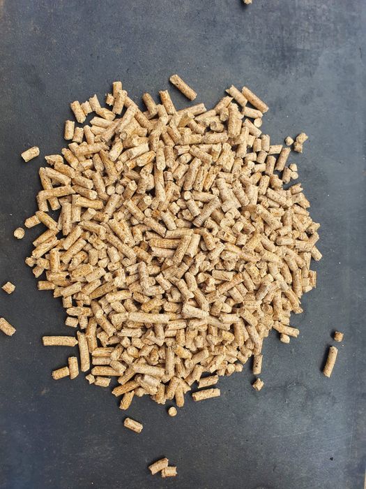 Pellet drzewny.