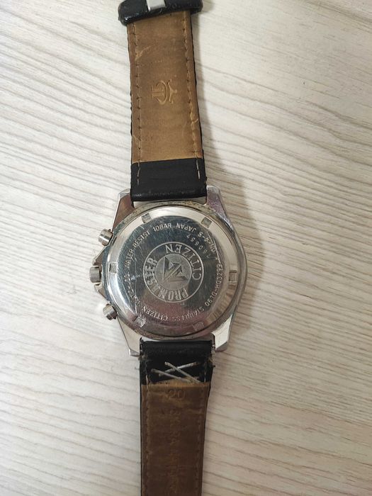 Наручний годинник q&q