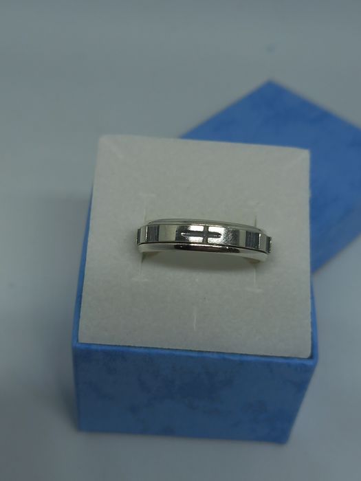 Srebrny pierścionek obrączkowy różaniec, próba 925, rozmiar  18