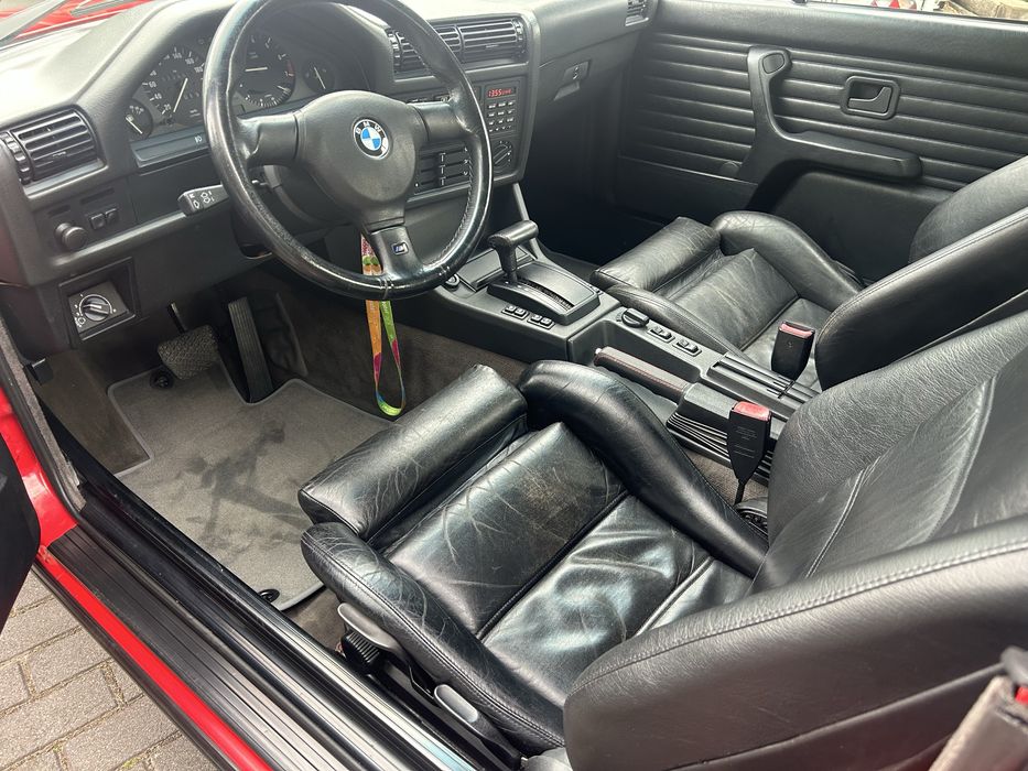 BMW E30 325i cabrio