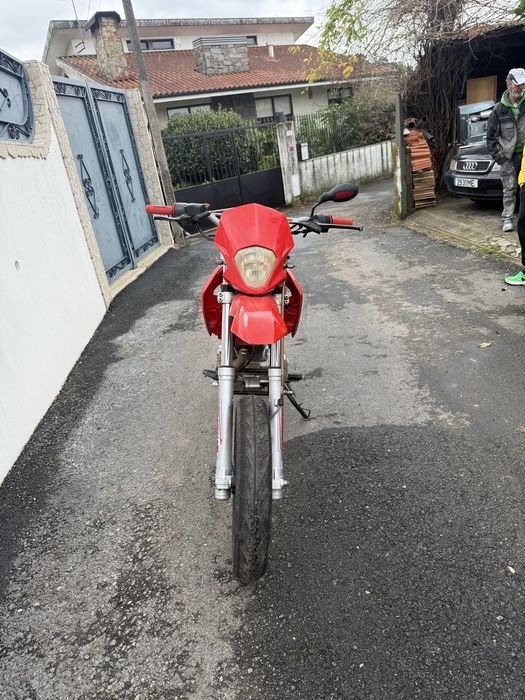 Bashan 125 cc  vermelha (troco)