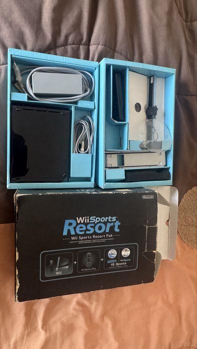 Nintendo Wii Preta para Peças/ Reparação + 2 Comandos com defeito