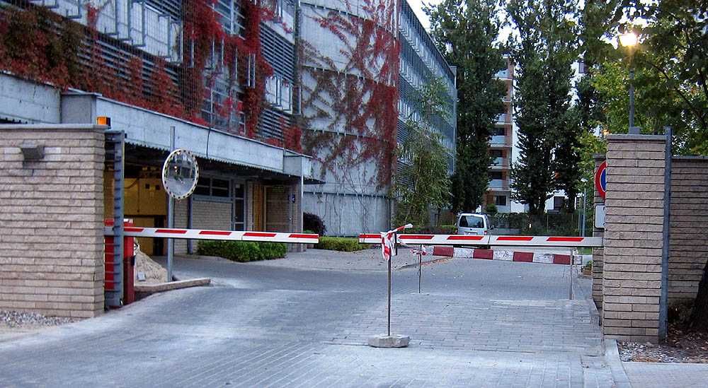 Garaż Zawiszy, Płocka - Młynów miejsce postojowe (Wola)