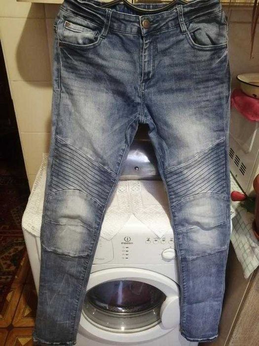 Мужские джынсы рваные