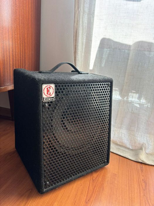 Baixo elétrico + Amplificador Eden + Bolsa + Strap (kit completo)