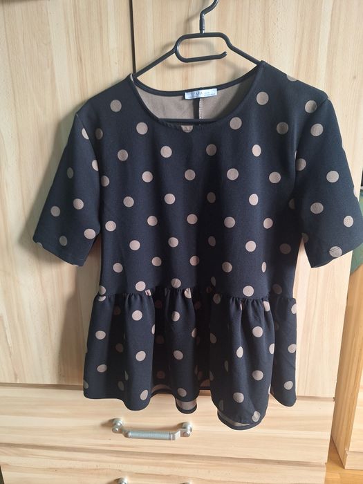 Bluzka z baskinką Zara