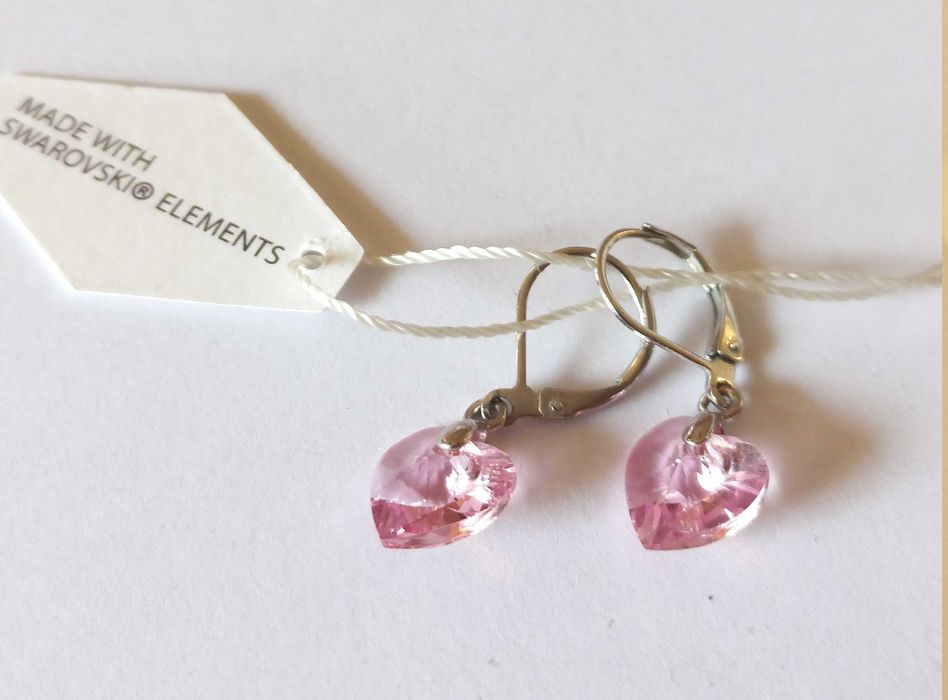 Brincos únicos com Swarowski