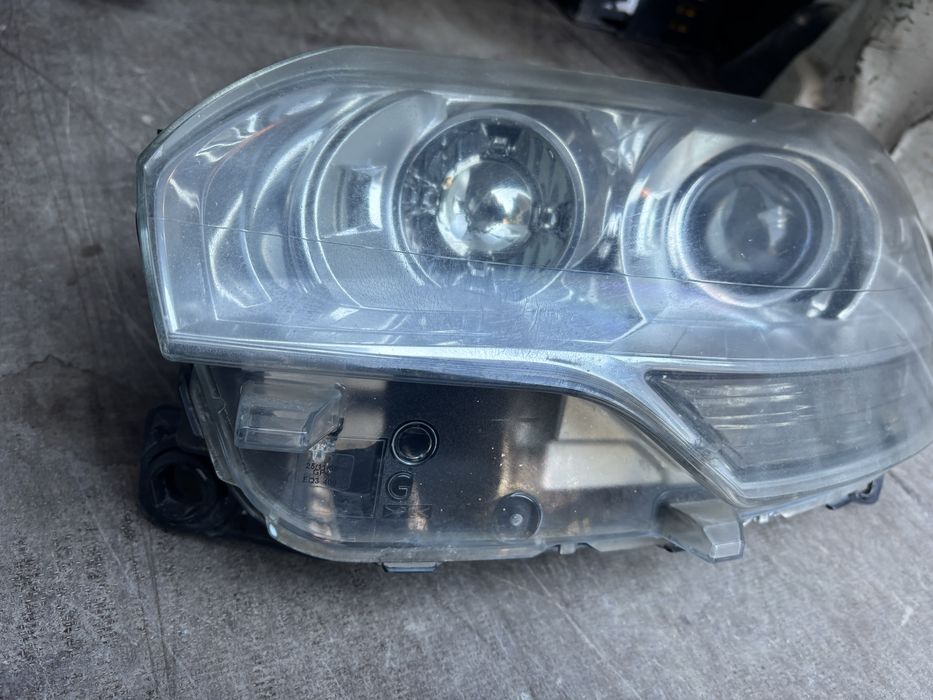 Передня ліва фара Citroen C5