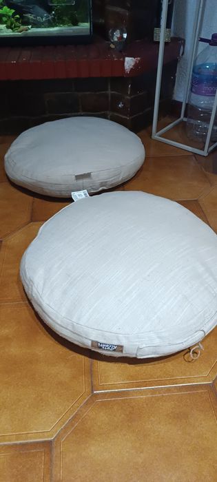 Assento alcochoado para animais ou crianças