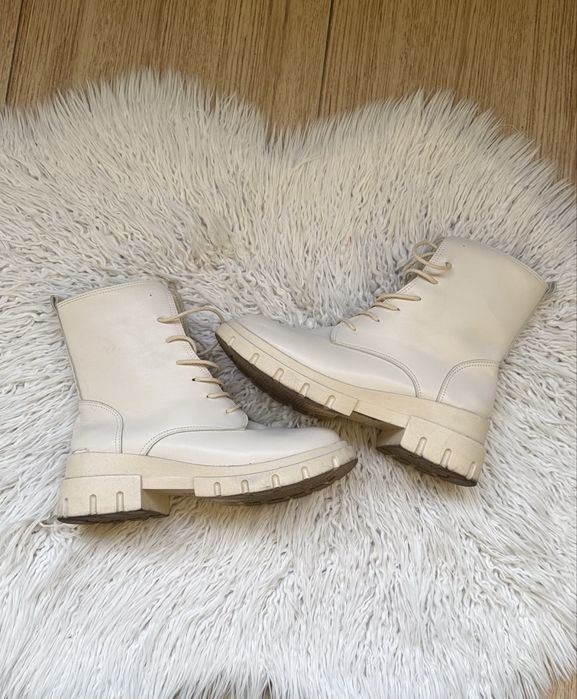 Białe kremowe buty wysokie botki trapery 38