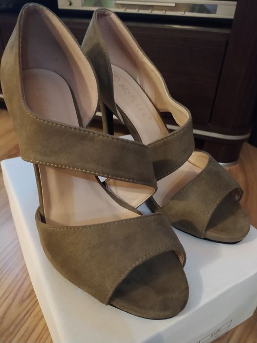 Buty na lato odkryte palce roz 37 na obcasie