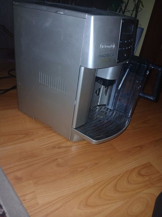 Кофе машина Delonghi